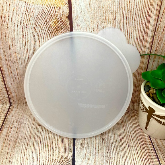 Tupperware #2541A-9 C Clear Seal With Butterfly Tabs Replacement Part - Picture 1 of 5